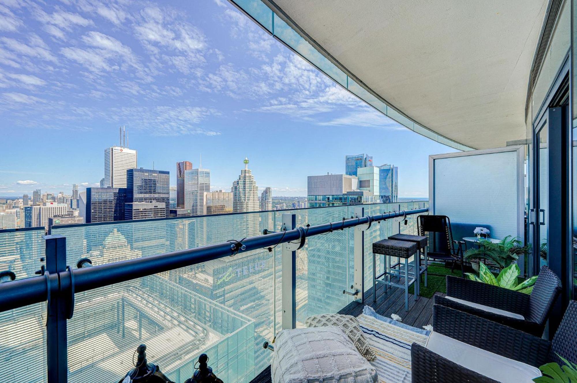 Royal York Apartment