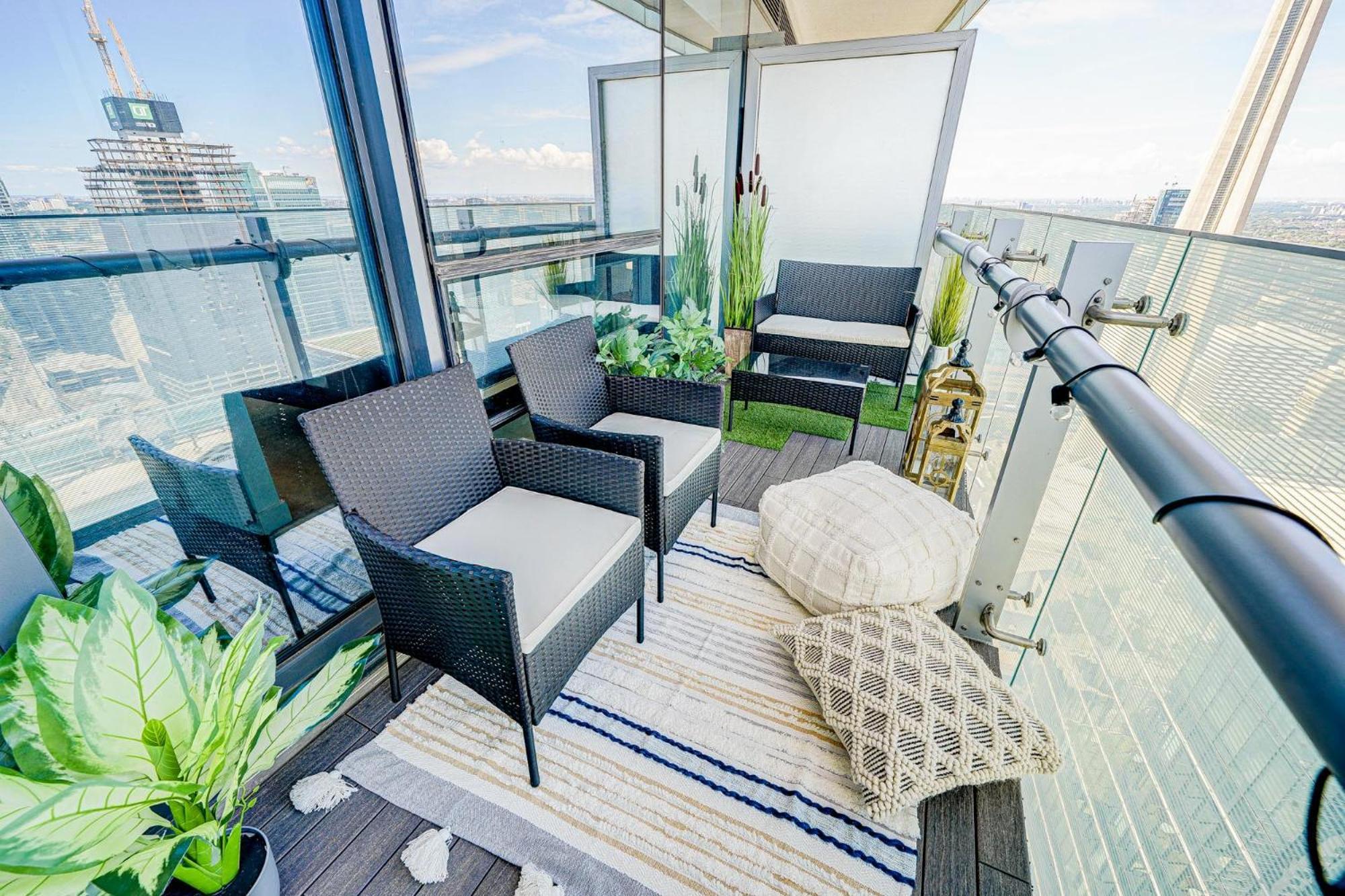 Royal York Apartment *